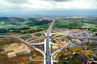 Định vị không gian phát triển vươn tầm - Kỳ 4: Đầu tư đồng bộ hạ tầng giao thông