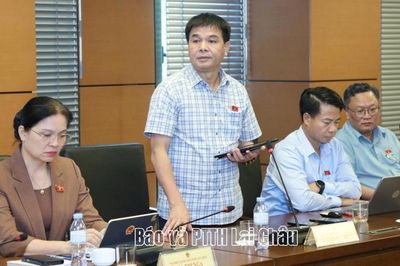 Đoàn ĐBQH tỉnh Lai Châu tham gia nhiều ý kiến hoàn thiện các dự án luật về kiến trúc và lĩnh vực ngân hàng