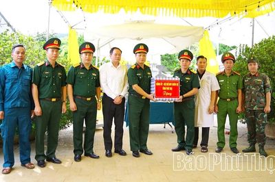 Động viên lực lượng khai quật, lấy mẫu hài cốt liệt sĩ tại xã Thanh Sơn