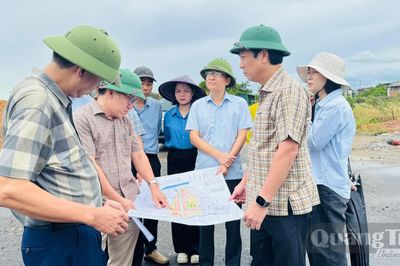 Đồng chí Phó Chủ tịch Thường trực UBND tỉnh kiểm tra các dự án trên địa bàn phường Đông Hà