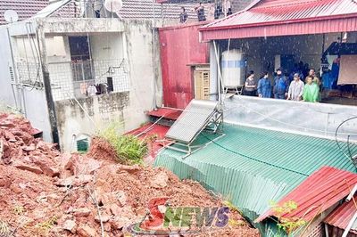 Đồn Biên phòng Chiềng Sơn hỗ trợ nhân dân khắc phục thiên tai