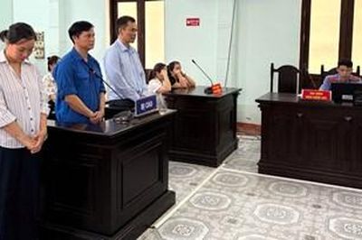 3 cựu cán bộ phường lãnh án tù vì nhận tiền 'bảo kê' vỉa hè