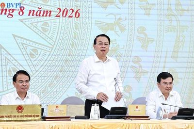 Tiếp tục miễn, giảm, gia hạn nhiều khoản thuế, phí để hỗ trợ người dân và doanh nghiệp