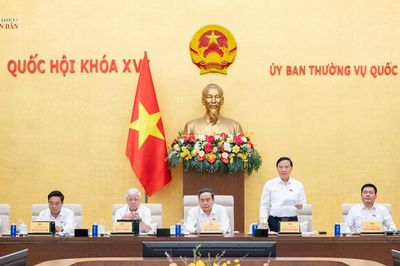 Ủy ban Thường vụ Quốc hội cho ý kiến một số nội dung trình Quốc hội