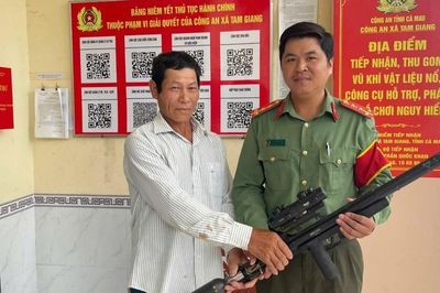 Lan tỏa ý thức tự giác giao nộp vũ khí, vì bình yên quê hương Cà Mau