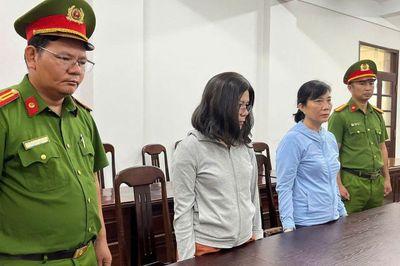 Khởi tố nhóm cán bộ y tế lập khống hồ sơ bệnh nhân chiếm đoạt thuốc bảo hiểm y tế