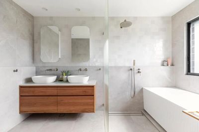 Muốn gạch phòng tắm luôn sáng bóng? Đừng bỏ qua 4 việc đơn giản này