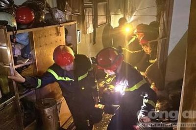 Khống chế nhanh vụ cháy nhà dân trong đêm, Cảnh sát PCCC và CNCH nỗ lực cứu người