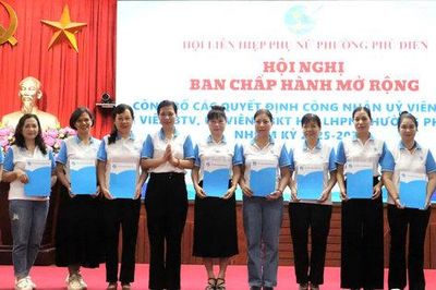 Kiện toàn tổ chức Hội Phụ nữ phường Phú Diễn, nâng cao năng lực cán bộ sau sắp xếp