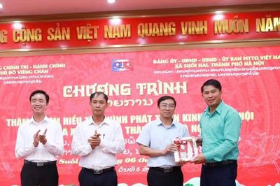 Xã Suối Hai đón đoàn Trường Chính trị - Hành chính Thủ đô Viêng Chăn đến nghiên cứu thực tế