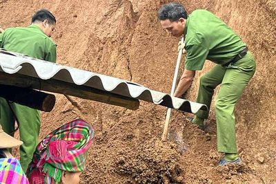Mưa lớn gây sạt lở diện rộng ở Sơn La, nhiều hộ dân phải di dời khẩn cấp