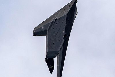 F-117 Nighthawk và B-2 Spirit: Đâu là máy bay tàng hình đỉnh cao của Mỹ
