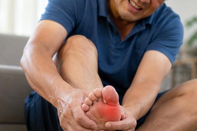Uống nước chanh mật ong mỗi ngày có làm tăng acid uric?