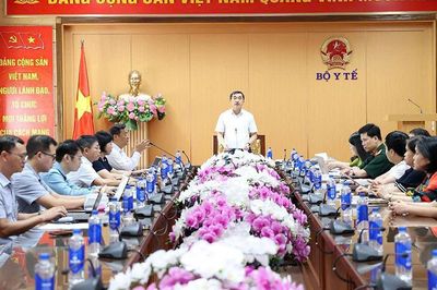 Thứ trưởng Trần Văn Thuấn: Triển khai thống nhất Thông tư 25, không để gián đoạn hoạt động khám, chữa bệnh