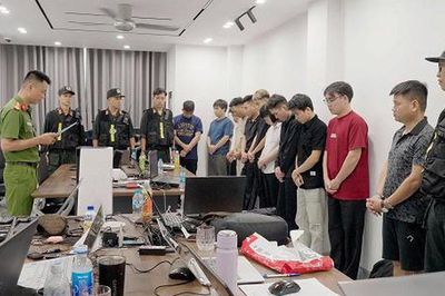 Khởi tố đường dây giả danh lương y bán thuốc sinh lý, thu lợi bất chính hơn 32,6 tỷ đồng