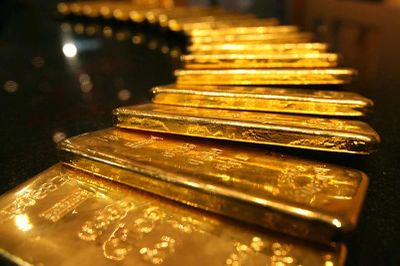 Vàng bị chốt lời sau phiên tăng mạnh