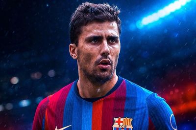 Rodri bất ngờ 'lật kèo' với Real Madrid