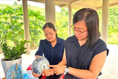 Lào Cai: Phát hiện nồi đồng chứa nhiều gốm cổ tại xã Phúc Khánh