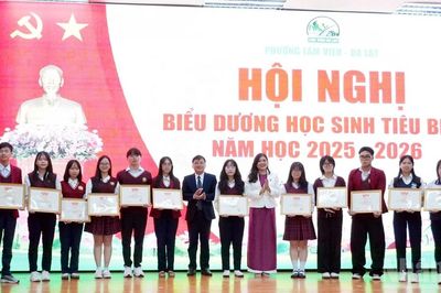Lâm Đồng: Tuyên dương hơn 300 học sinh xuất sắc tại phường Lâm Viên-Đà Lạt