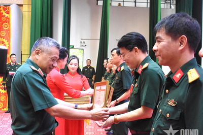 Thượng tướng Lê Quang Minh dự bế mạc Hội thi thợ giỏi ngành cơ khí toàn quân lần thứ VI