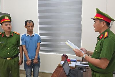 Cõng 2 tiền án đi... trộm gà