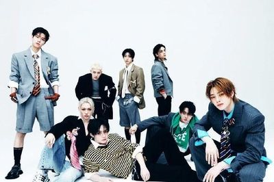 Stray Kids không ngủ quên trên chiến thắng