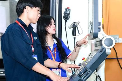 Tổ chức lại hệ thống cơ sở giáo dục tinh gọn, hiệu quả - Hình thành nhiều trường lớn mạnh