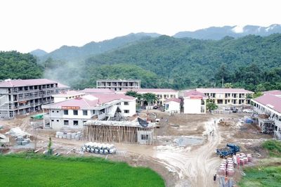 Thi công ngày đêm đưa trường nội trú vùng biên về đích trước năm học mới