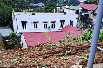 Sạt lở uy hiếp khu dân cư, xã vùng cao Quan Sơn khẩn trương di dời dân