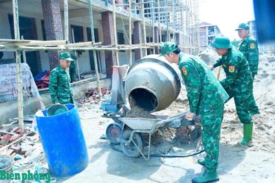 Góp sức dựng trường, xây tương lai nơi biên giới
