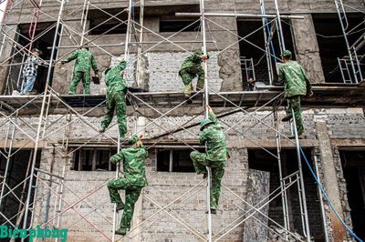 Không khí khẩn trương thi công trên công trường Trường phổ thông nội trú liên cấp Tiểu học và Trung học cơ sở Thuận An