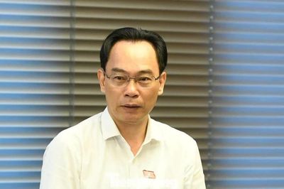 Bộ trưởng Hoàng Minh Sơn: Nên cấp học bổng để định hướng ngành thành phố cần