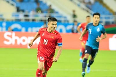 Quang Hải vượt Công Vinh, lập kỷ lục khoác áo tuyển Việt Nam