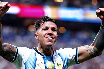 Man City chiêu mộ Enzo Fernandez thay thế Rodri
