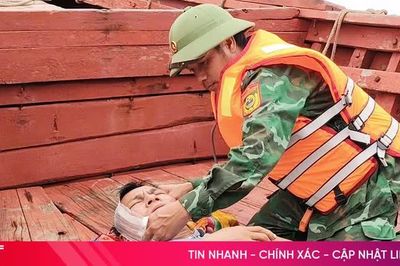 Đồn Biên phòng Cửa Sót ứng cứu một ngư dân gặp nạn trên biển