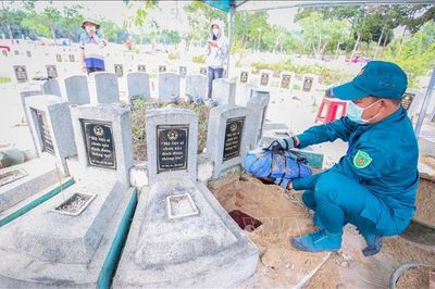 Lặng thầm viết tiếp hành trình trở về của các liệt sĩ