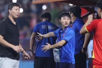 Việt Nam - Campuchia: Những toan tính của HLV Kim Sang-sik