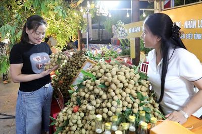 Đa dạng hình thức quảng bá nhãn lồng Hưng Yên