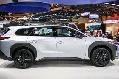 Toyota giới thiệu xe điện mạnh 227 mã lực, di chuyển 487km/lần sạc, giá hơn 1,3 tỷ đồng