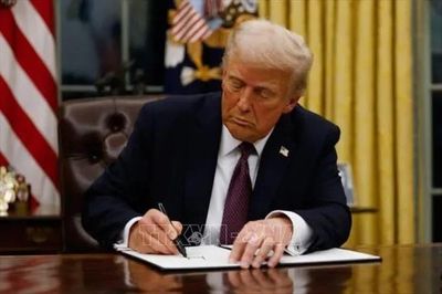 Ông Trump ký sắc lệnh siết quyền công dân theo nơi sinh