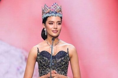 Đương kim Miss World chia buồn sau vụ xả súng ở Thái Lan