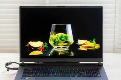 ASUS đưa laptop gaming RTX 5090, màn hình Mini-LED 4K 240Hz đầu tiên về Việt Nam