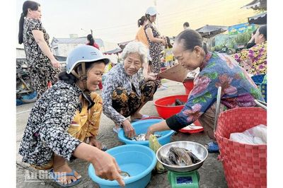 Khám phá 'chợ ma' Ngọc Chúc
