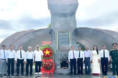 Kỷ niệm 52 năm Chiến thắng Thượng Đức