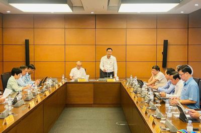 Đoàn đại biểu Quốc hội thành phố Đà Nẵng kiến nghị hoàn thiện các quy định về tài nguyên nước và chuyển đổi số