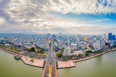 Từ miền đất mở đến những trung tâm đổi mới