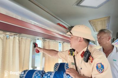 Ra quân kiểm soát xe khách