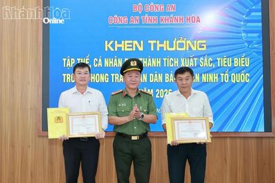 Báo và Phát thanh, Truyền hình Khánh Hòa nhận giấy khen vì có thành tích xuất sắc trong phong trào toàn dân bảo vệ an ninh Tổ quốc