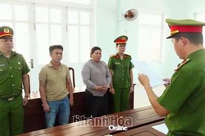 Khởi tố 2 đối tượng gây ô nhiễm môi trường