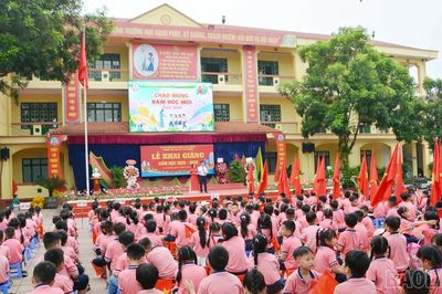 Học sinh trường công tựu trường sớm nhất trước khai giảng 1 tuần